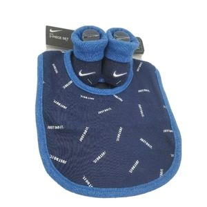 Nike Baby Boys Bib & Booties